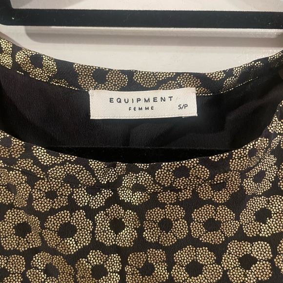 Equipment Riley Metallic Floral-Print Tee - Picture 10 of 10